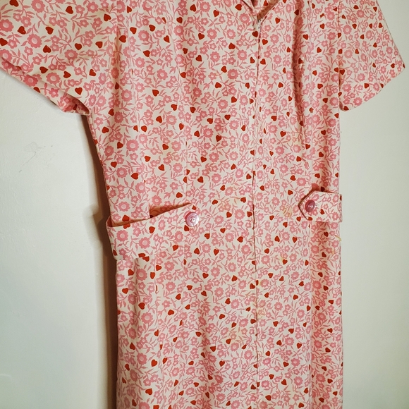 Broken Hearts Pink and Red Printed Vintage Short Sleeve Zip-Up House Dress - Picture 10 of 13